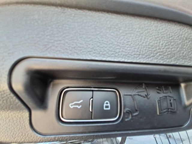 2023 Ford Explorer Base