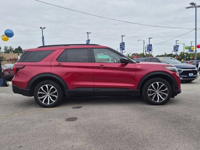 2025 Ford Explorer ST-Line