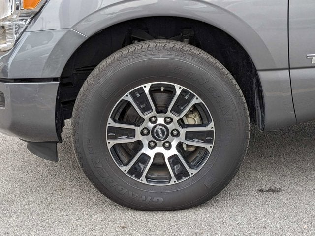 2023 Nissan Titan SV