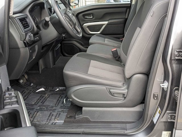 2023 Nissan Titan SV