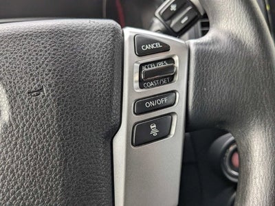 2023 Nissan Titan SV