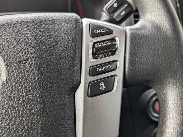 2023 Nissan Titan SV