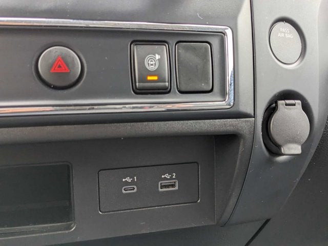 2023 Nissan Titan SV