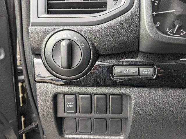 2023 Nissan Titan SV