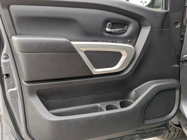 2023 Nissan Titan SV