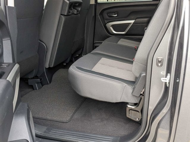 2023 Nissan Titan SV