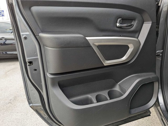 2023 Nissan Titan SV