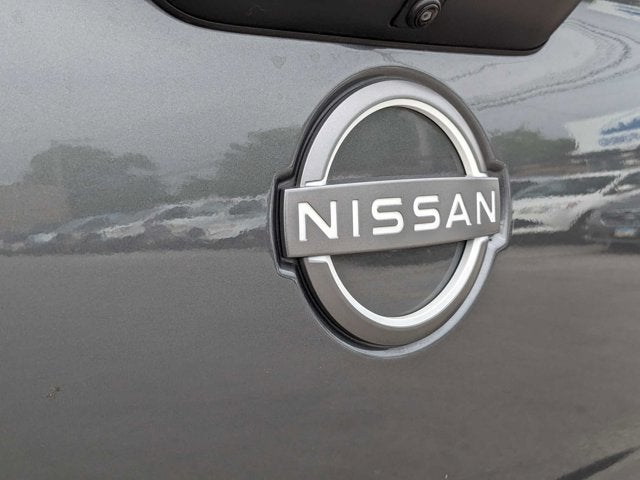 2023 Nissan Titan SV