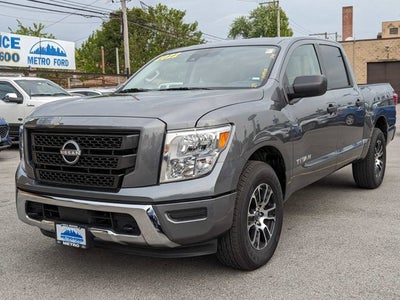 2023 Nissan Titan SV