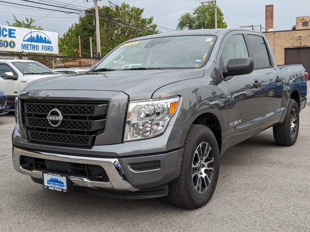 2023 Nissan Titan SV