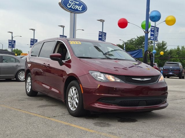 2023 Chrysler Voyager LX