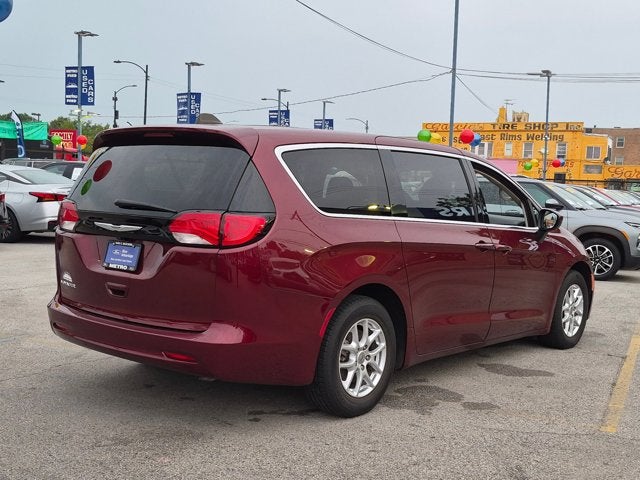 2023 Chrysler Voyager LX