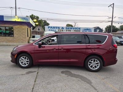 2023 Chrysler Voyager LX