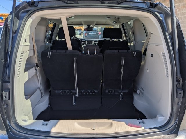2023 Chrysler Voyager LX