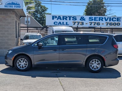 2023 Chrysler Voyager LX