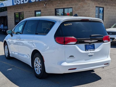 2023 Chrysler VOYAGER LX