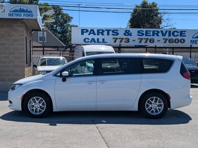 2023 Chrysler VOYAGER LX