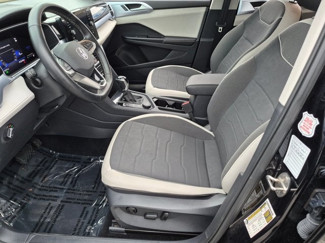 2025 Volkswagen Taos SE