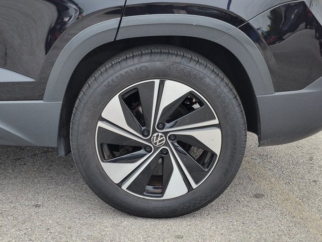 2025 Volkswagen Taos SE