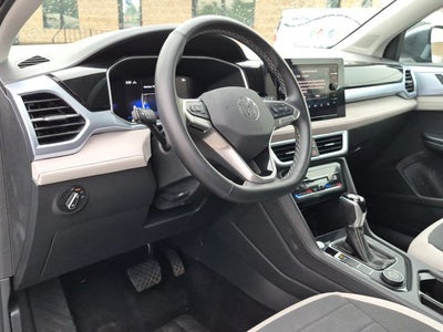 2025 Volkswagen Taos SE