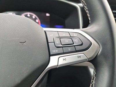 2025 Volkswagen Taos SE