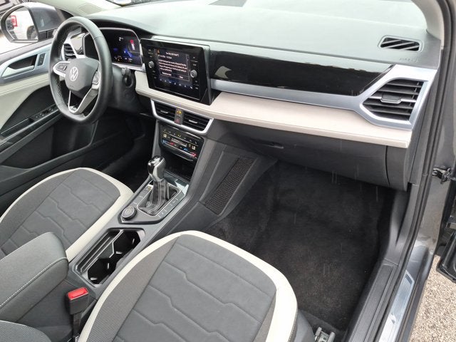 2025 Volkswagen Taos SE