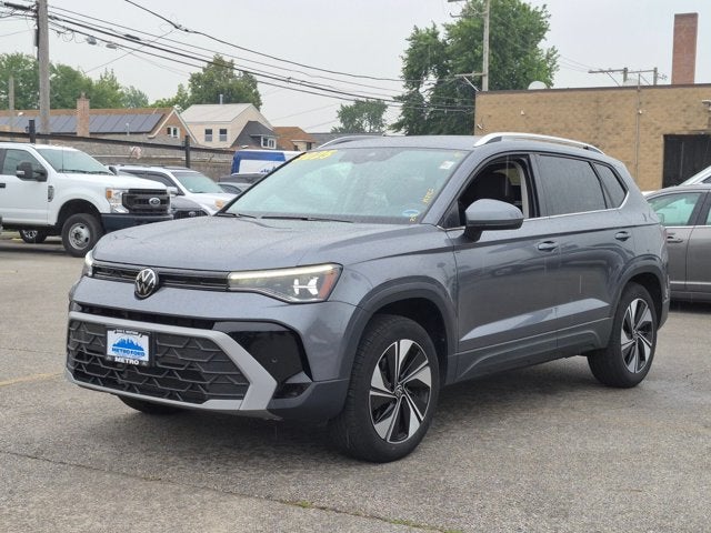 2025 Volkswagen Taos SE