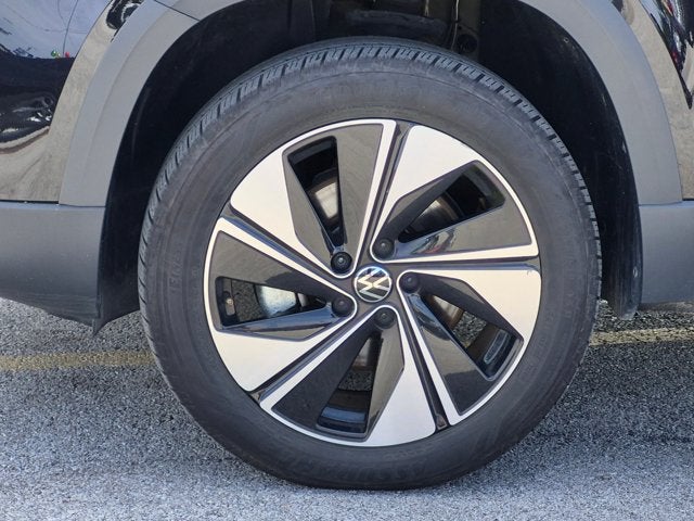 2025 Volkswagen Taos SE