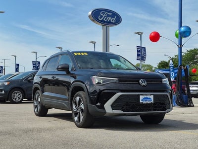 2025 Volkswagen Taos SE