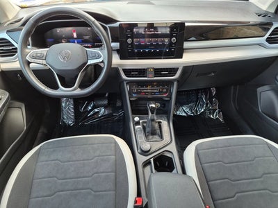 2025 Volkswagen Taos SE