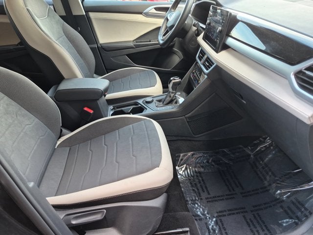 2025 Volkswagen Taos SE