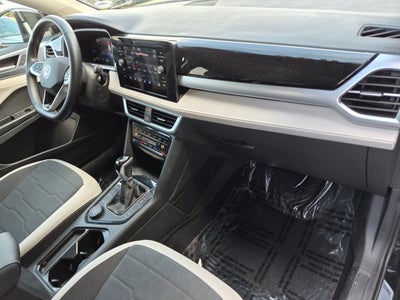 2025 Volkswagen Taos SE