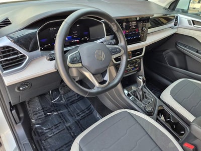 2025 Volkswagen Taos SE