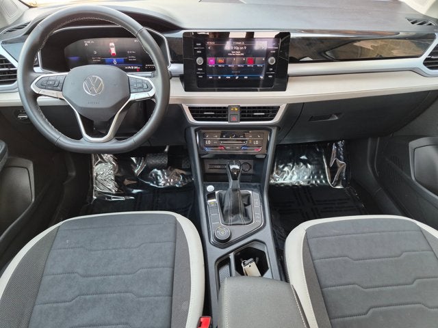 2025 Volkswagen Taos SE