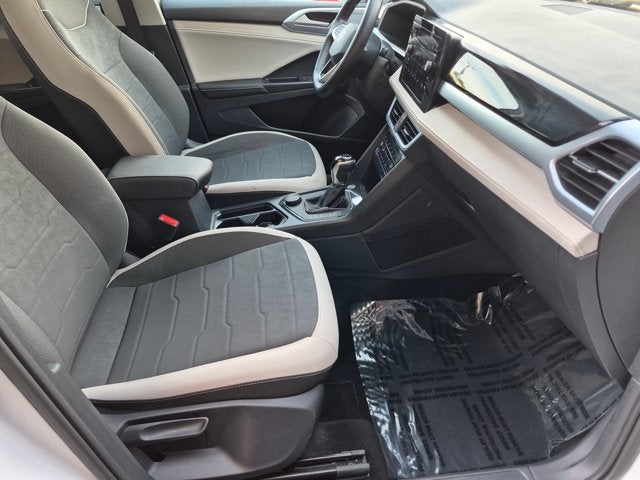 2025 Volkswagen Taos SE