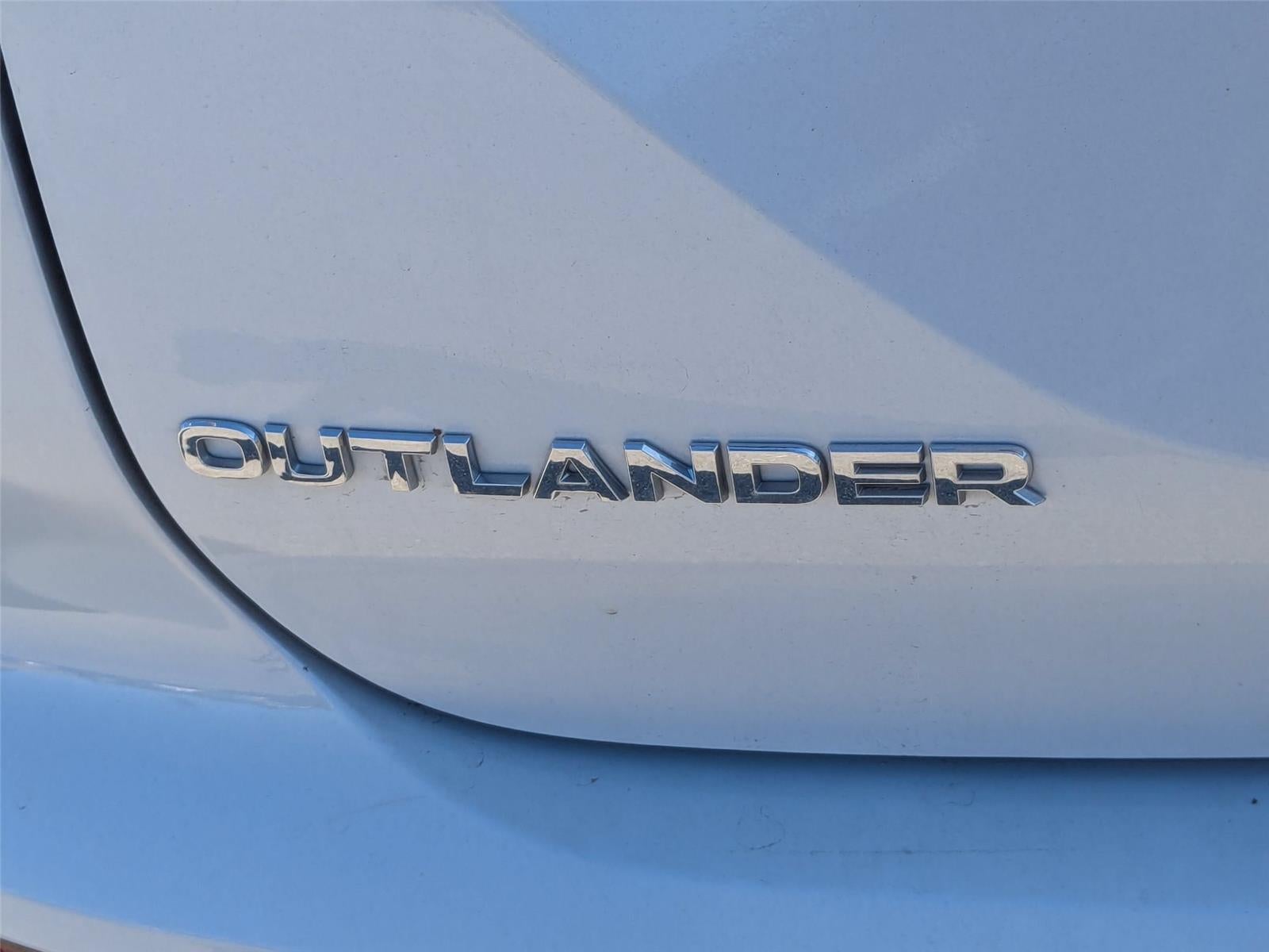 2024 Mitsubishi Outlander SE