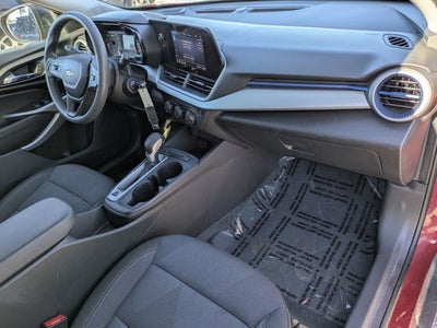 2025 Chevrolet Trax LS